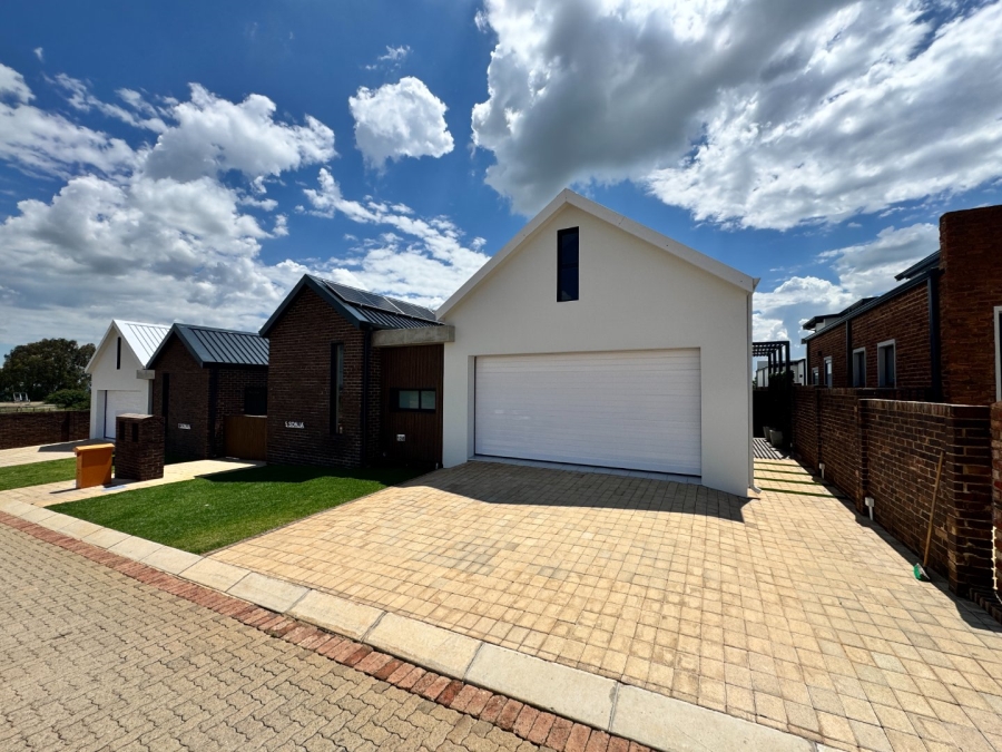 3 Bedroom Property for Sale in Helderzicht Eco Estate North West